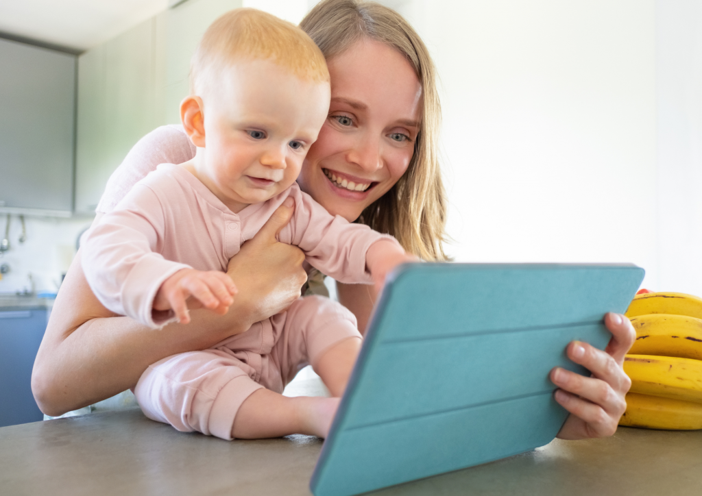 baby-babysitter-tablet-home-kitchen